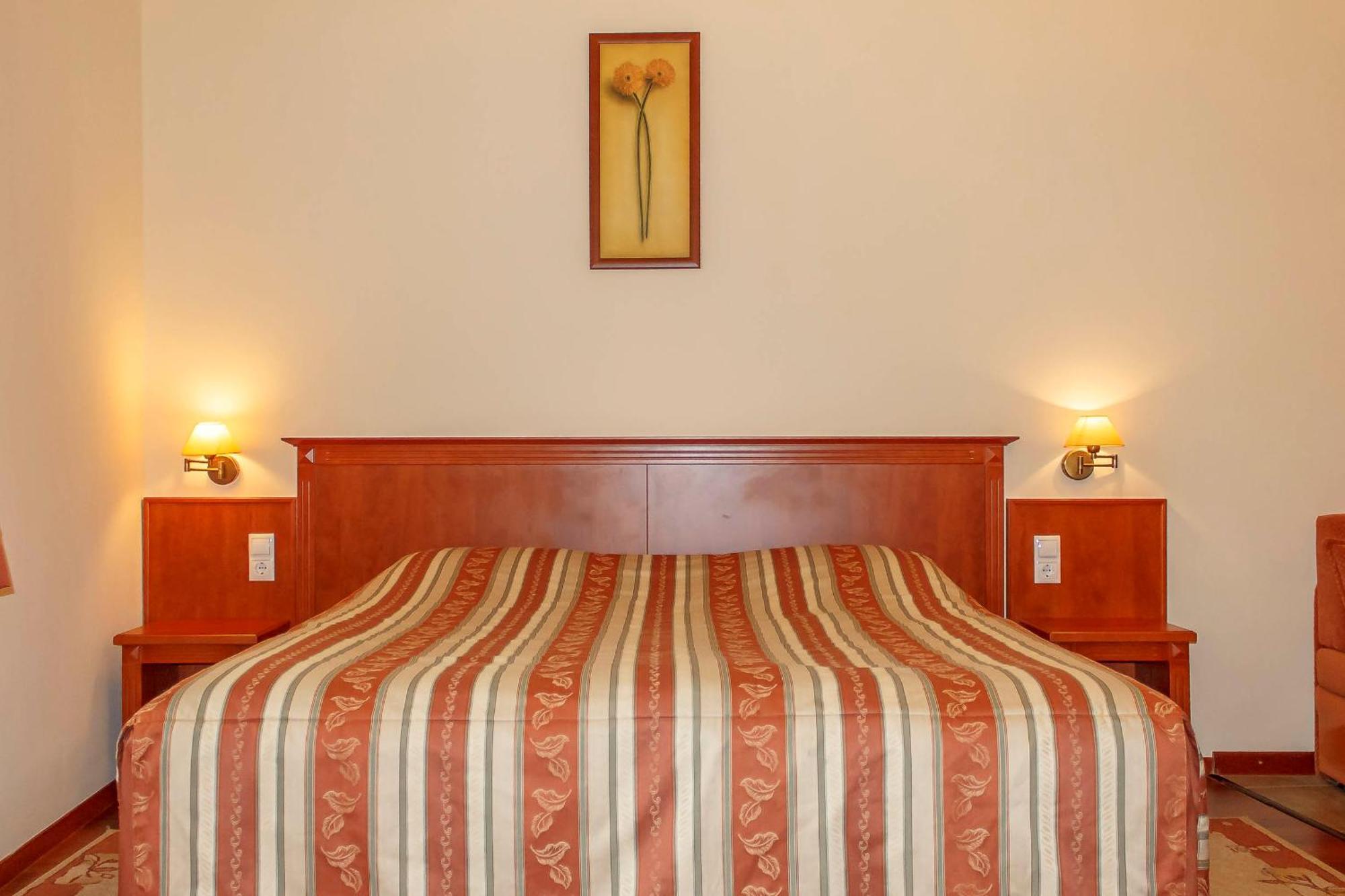 Pannon Hotel Bejelentkezes 20 Oraig, Check-In Until 20 O'Clock, Einchecken Bis 20 Uhr Mohács المظهر الخارجي الصورة