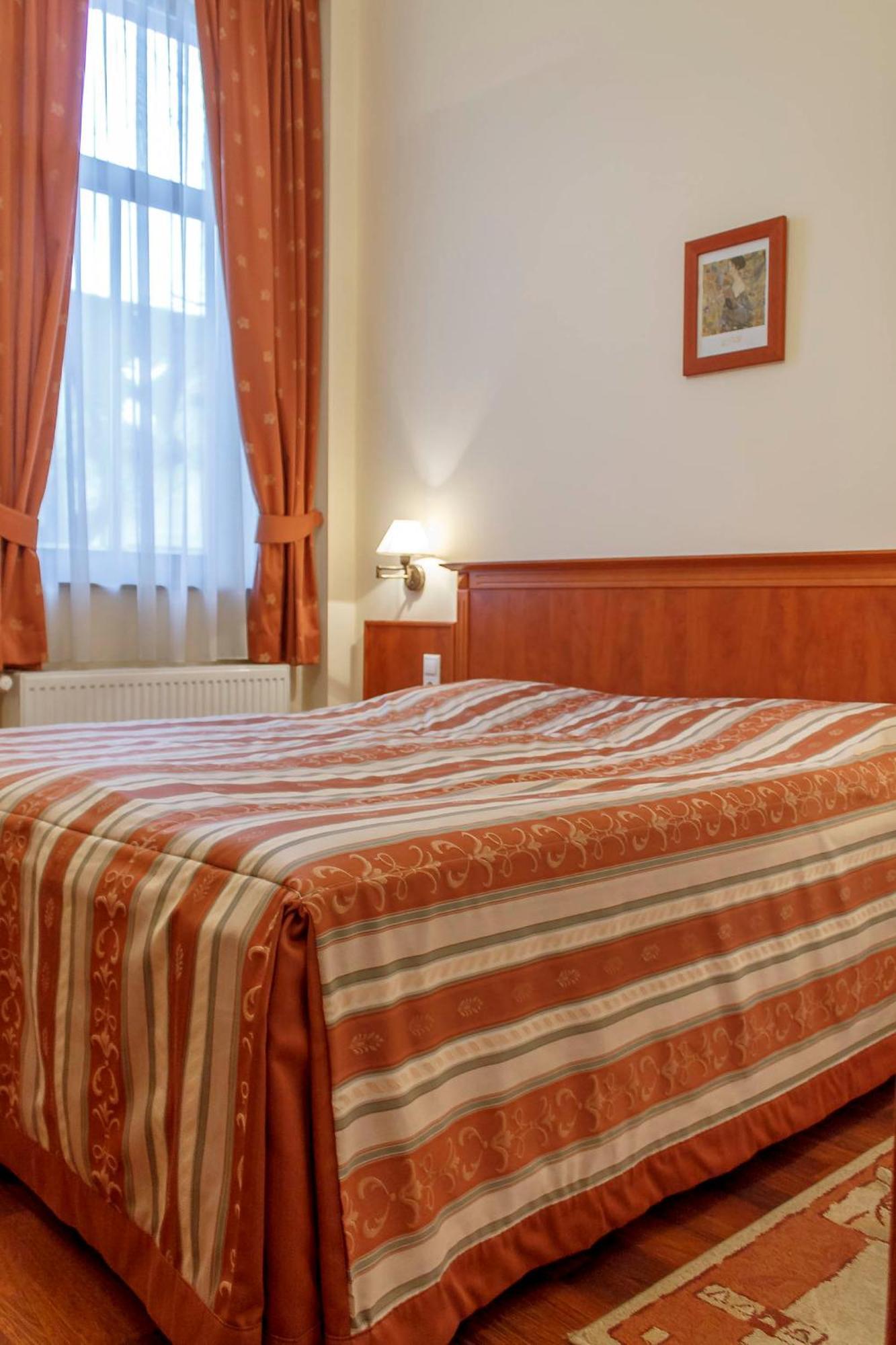 Pannon Hotel Bejelentkezes 20 Oraig, Check-In Until 20 O'Clock, Einchecken Bis 20 Uhr Mohács المظهر الخارجي الصورة