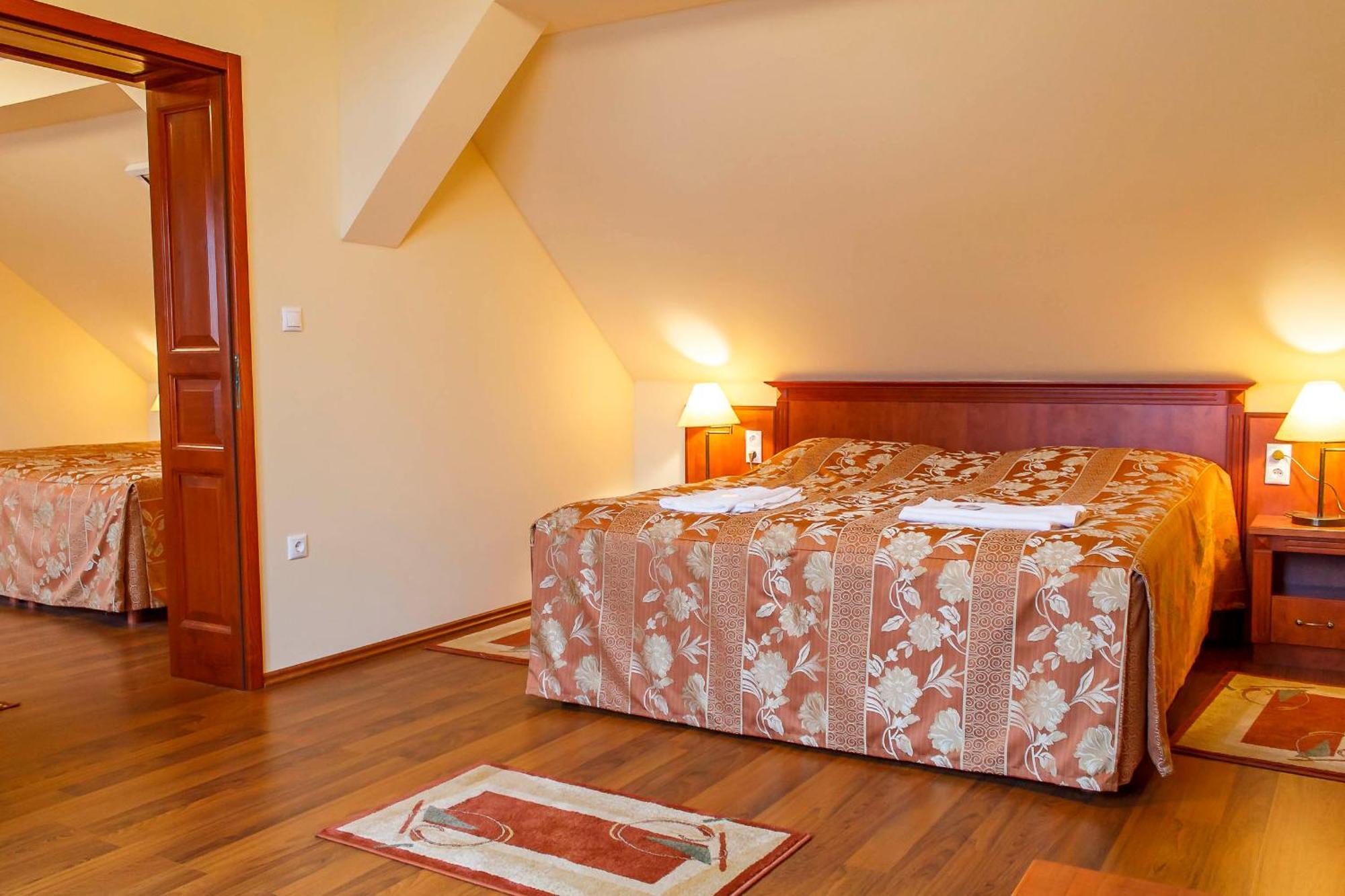 Pannon Hotel Bejelentkezes 20 Oraig, Check-In Until 20 O'Clock, Einchecken Bis 20 Uhr Mohács المظهر الخارجي الصورة