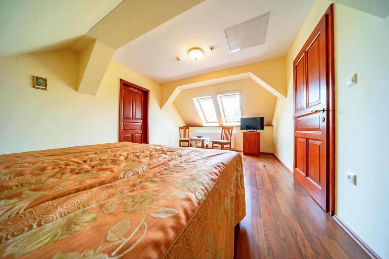 Pannon Hotel Bejelentkezes 20 Oraig, Check-In Until 20 O'Clock, Einchecken Bis 20 Uhr Mohács المظهر الخارجي الصورة