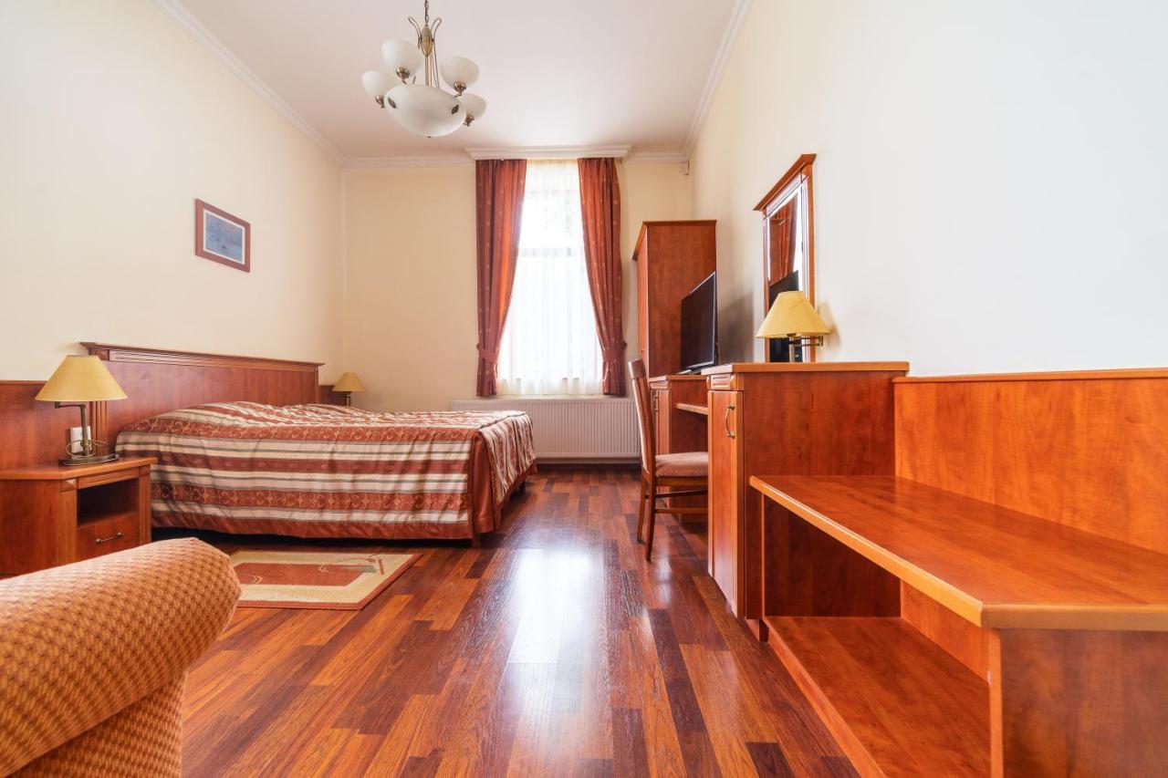 Pannon Hotel Bejelentkezes 20 Oraig, Check-In Until 20 O'Clock, Einchecken Bis 20 Uhr Mohács المظهر الخارجي الصورة