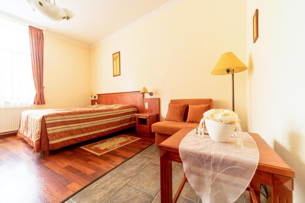 Pannon Hotel Bejelentkezes 20 Oraig, Check-In Until 20 O'Clock, Einchecken Bis 20 Uhr Mohács المظهر الخارجي الصورة