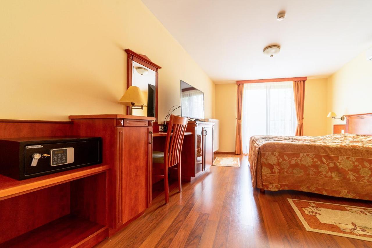 Pannon Hotel Bejelentkezes 20 Oraig, Check-In Until 20 O'Clock, Einchecken Bis 20 Uhr Mohács المظهر الخارجي الصورة