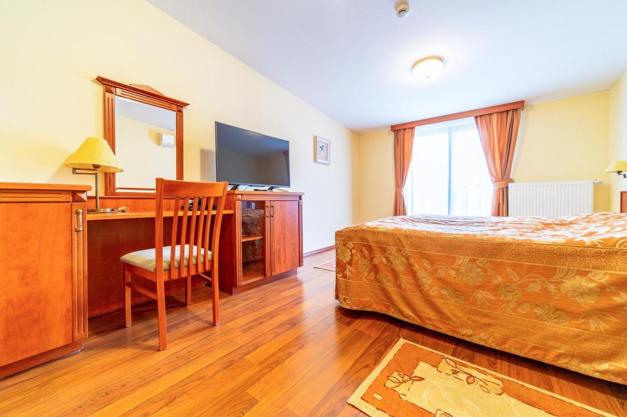 Pannon Hotel Bejelentkezes 20 Oraig, Check-In Until 20 O'Clock, Einchecken Bis 20 Uhr Mohács المظهر الخارجي الصورة