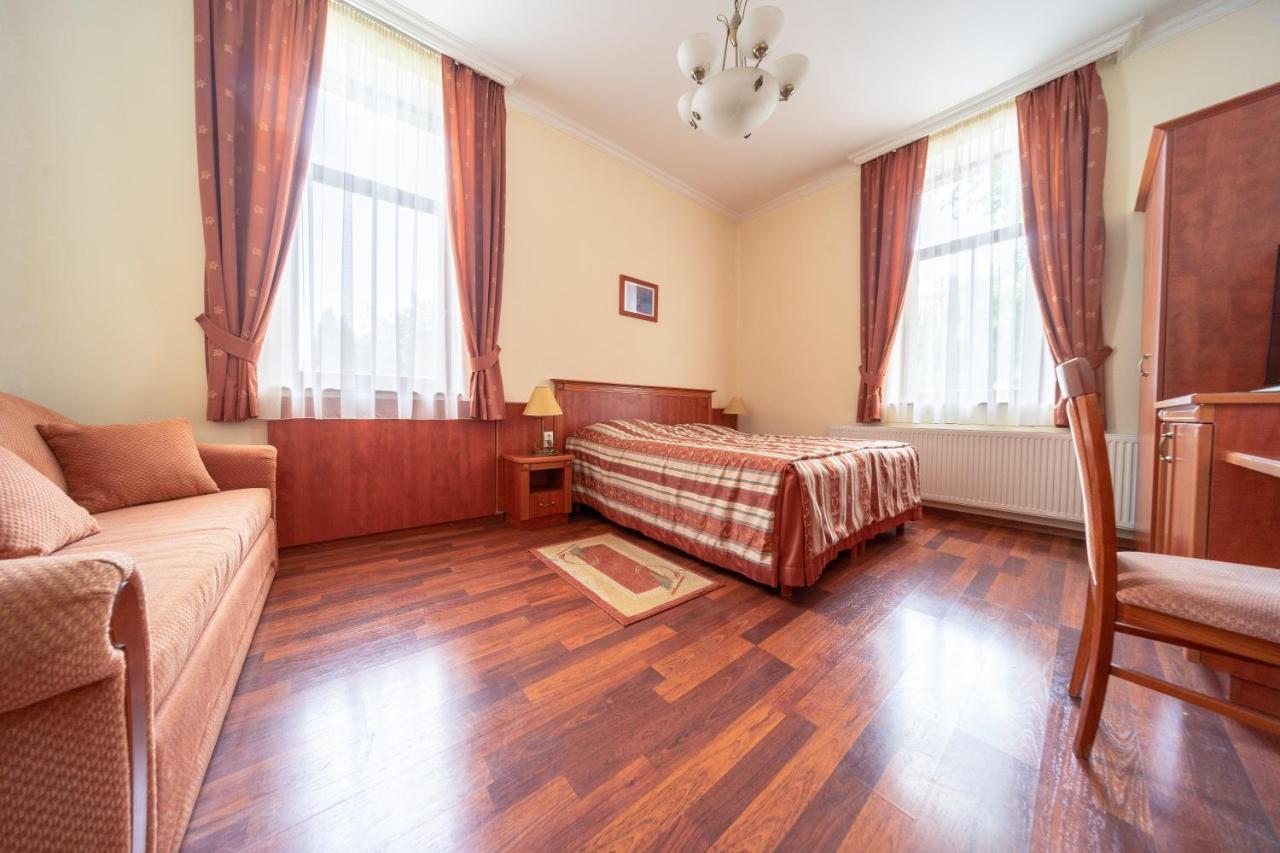 Pannon Hotel Bejelentkezes 20 Oraig, Check-In Until 20 O'Clock, Einchecken Bis 20 Uhr Mohács المظهر الخارجي الصورة