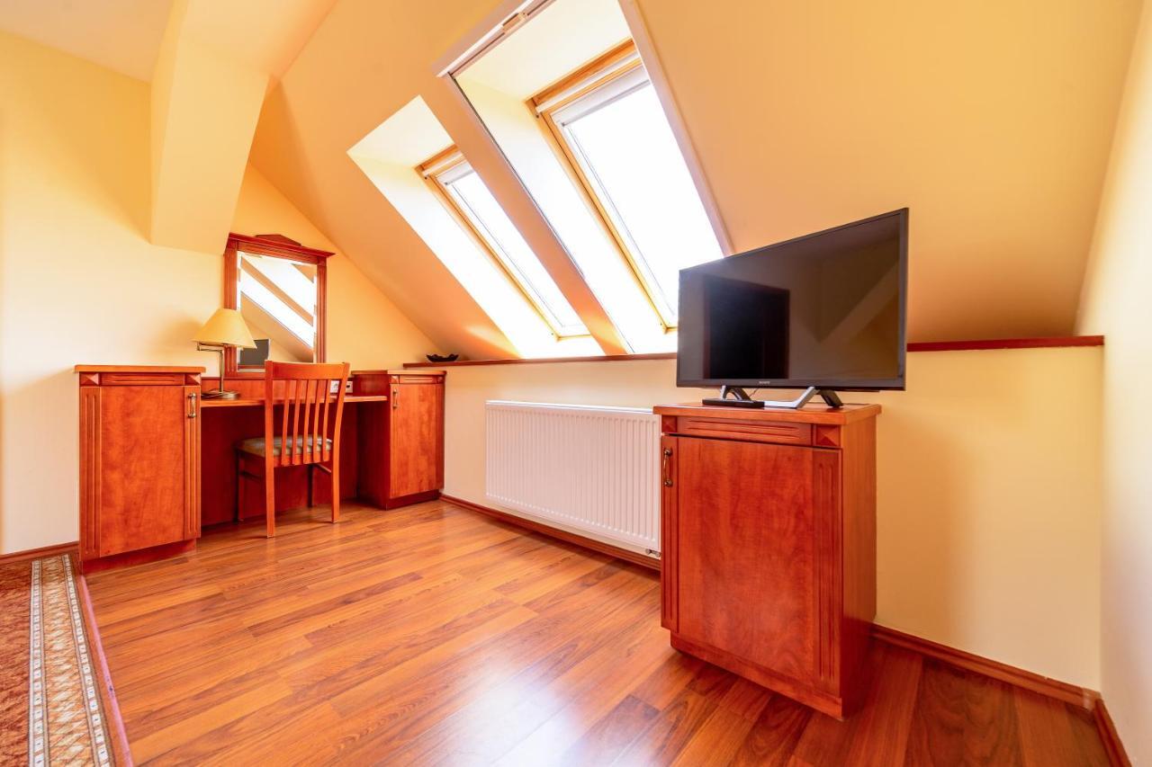 Pannon Hotel Bejelentkezes 20 Oraig, Check-In Until 20 O'Clock, Einchecken Bis 20 Uhr Mohács المظهر الخارجي الصورة