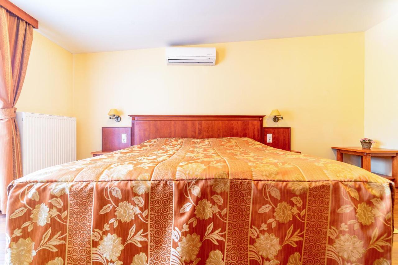 Pannon Hotel Bejelentkezes 20 Oraig, Check-In Until 20 O'Clock, Einchecken Bis 20 Uhr Mohács المظهر الخارجي الصورة